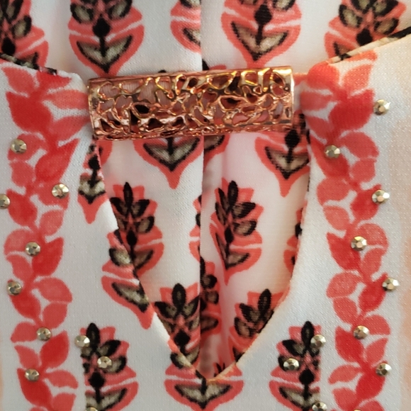 Ladies Top - Picture 3 of 10